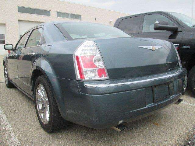 2005 Chrysler 300 C 4dr Sedan